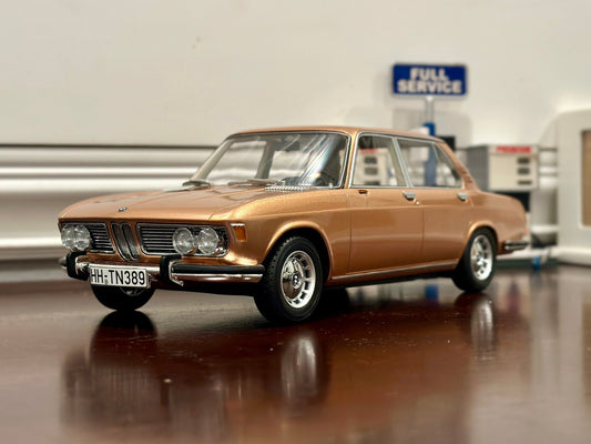 BOS BMW 2500 Gold 'Best in Show' 1/18 Scale Diecast Model Car | Limited Edition - Product Image