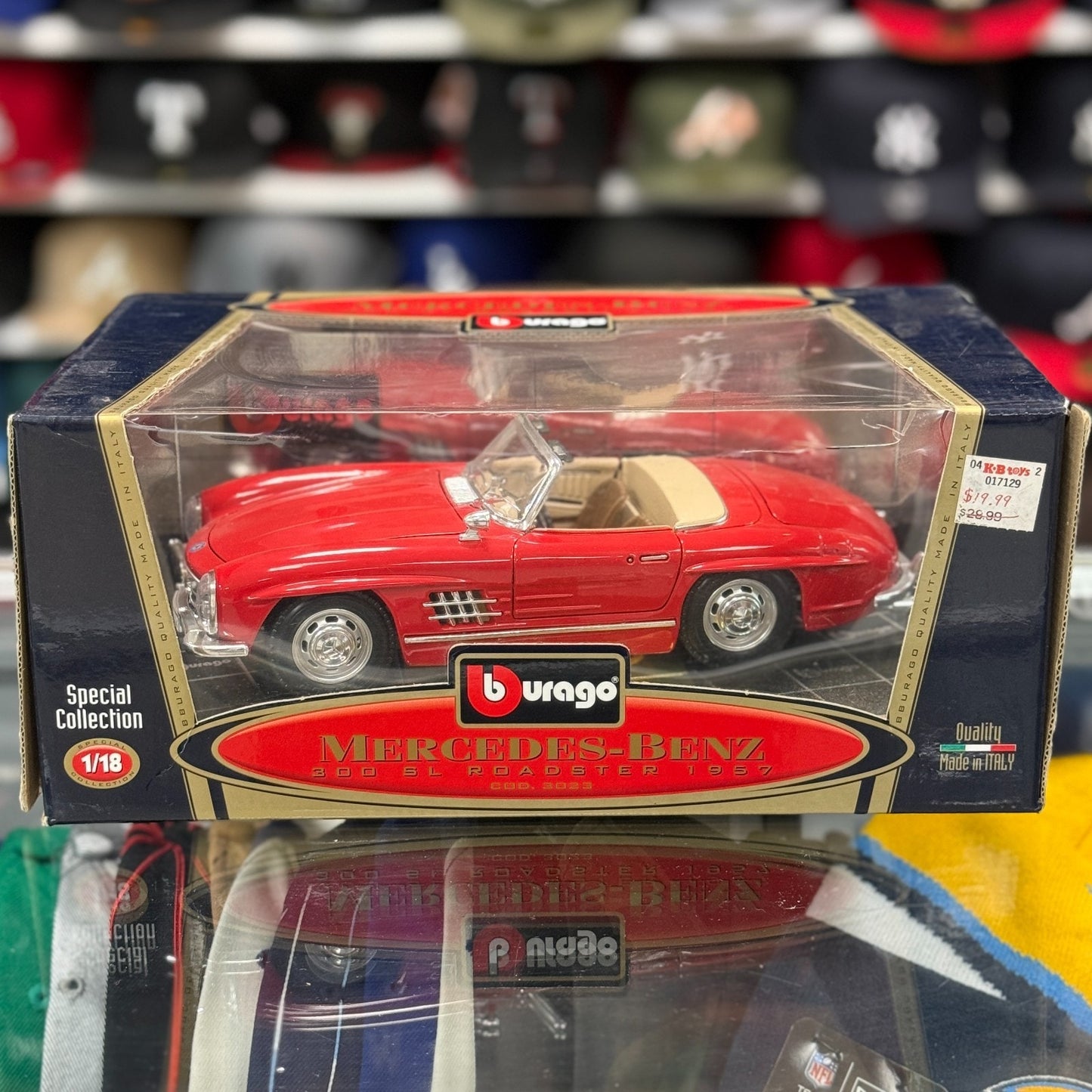 1/18 1957 Mercedes 300SL Roadster Red Bburago Diamonds Collection