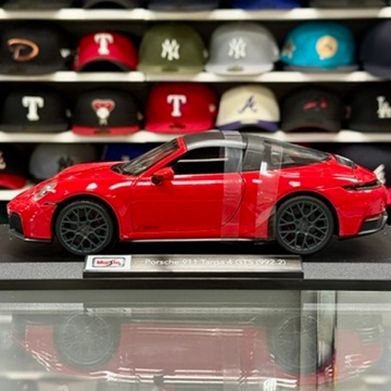 1/18 Porsche 911 Targa GTS Red Maisto Diecast Model Car | New