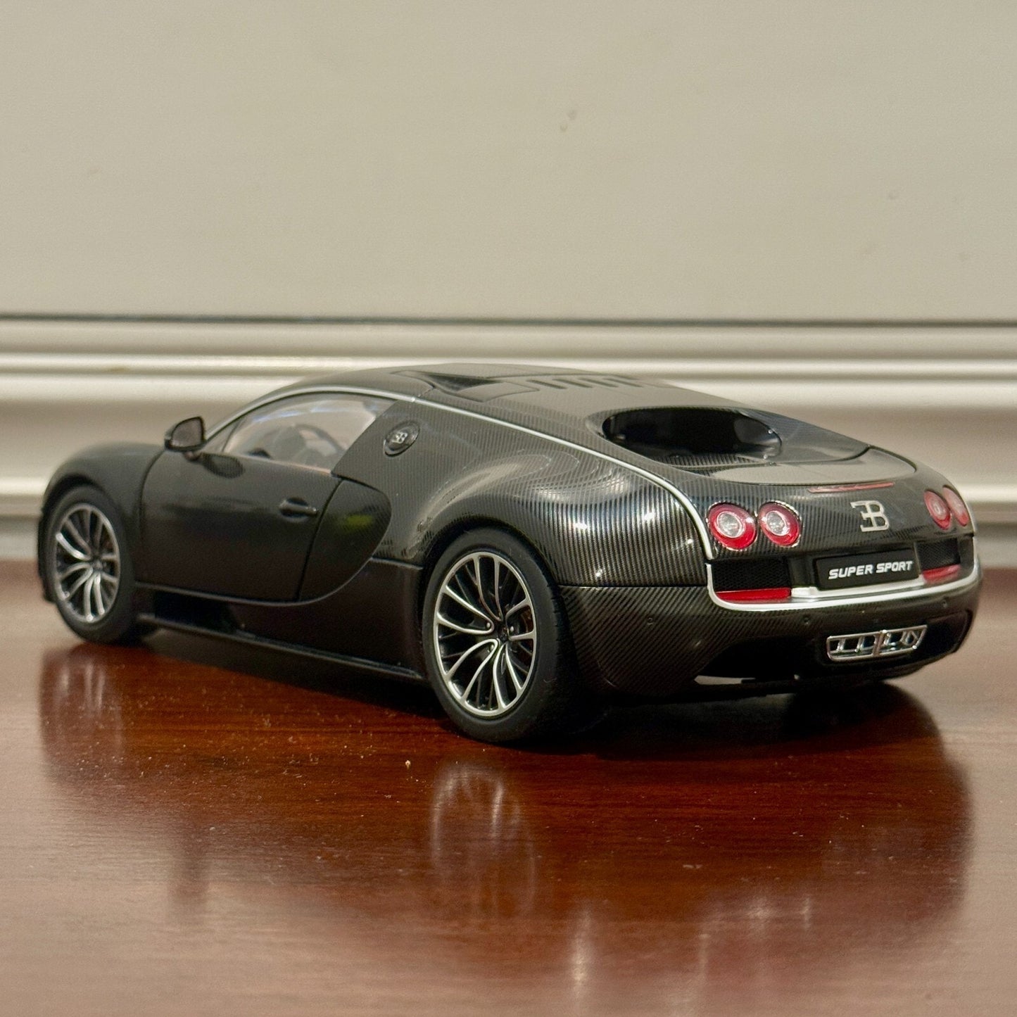 AUTOart 1/18 Bugatti Veyron Super Sport 2010 GT Carbon Black | In Box with CoA