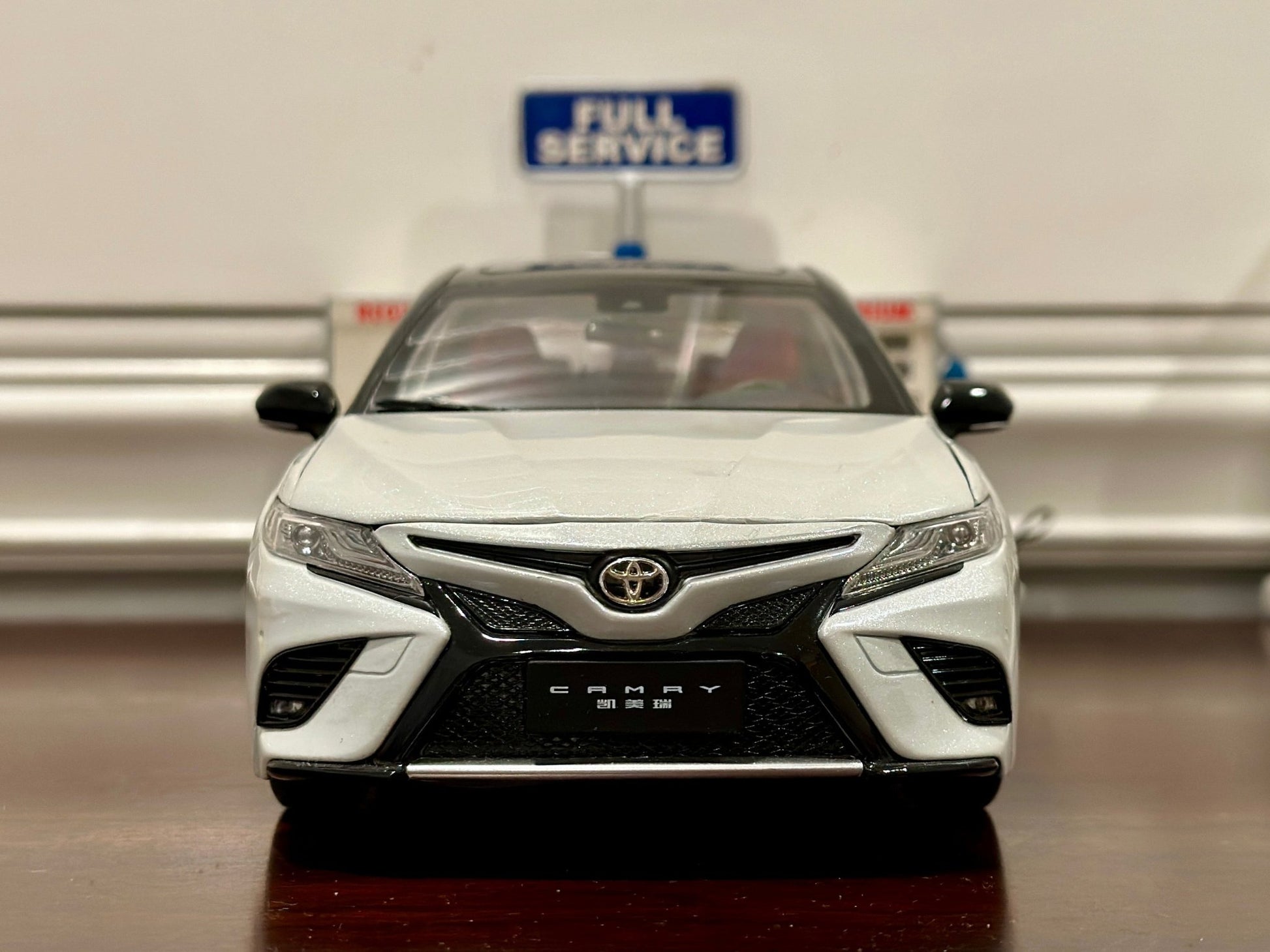 Dealer Edition 2020 Toyota Camry XSE 1/18 Scale Diecast Model Car - Product Image