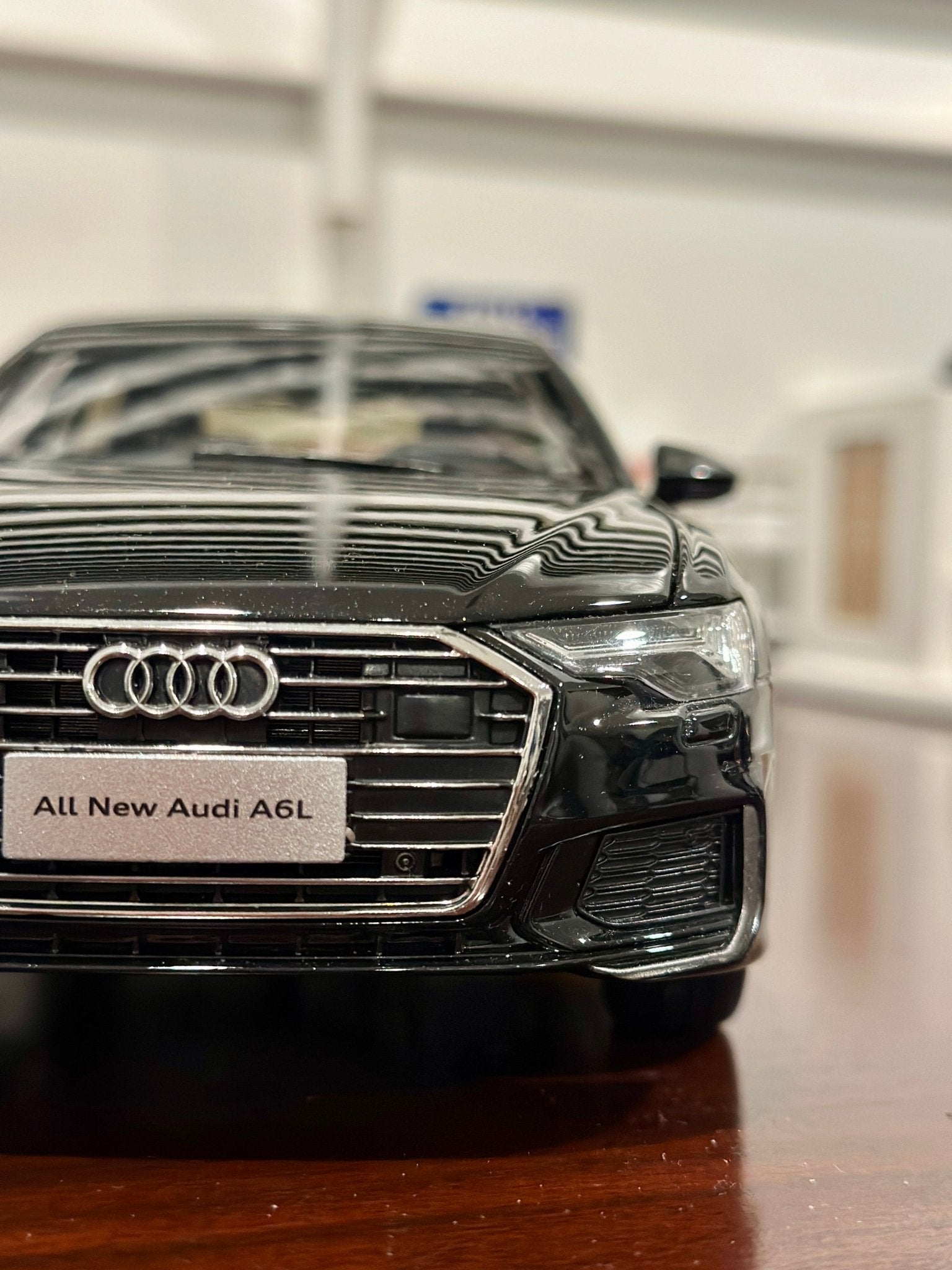 Dealer Edition Audi A6L Black 1/18 Scale Diecast Model Car - Product Image
