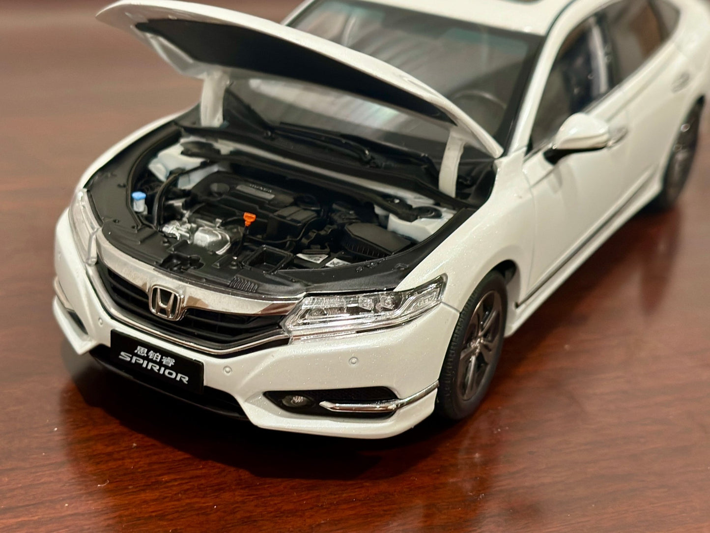 Dealer Edition Honda Accord Sport White 1/18 Scale Diecast Model Car - Product Image