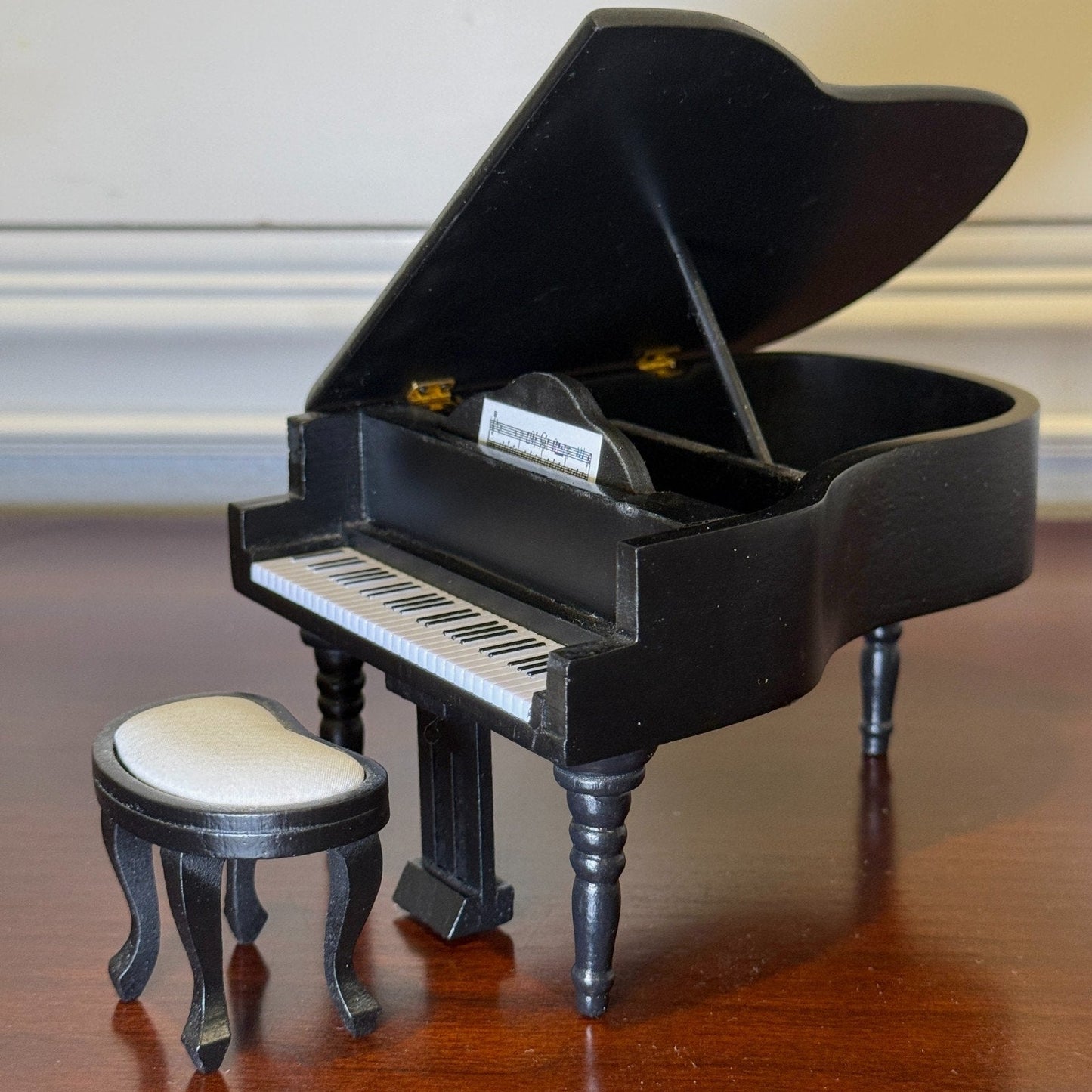 Diorama 1:18/24 Mini Piano + Chair + Lamp Model Workshop Display Model Accessory - Product Image