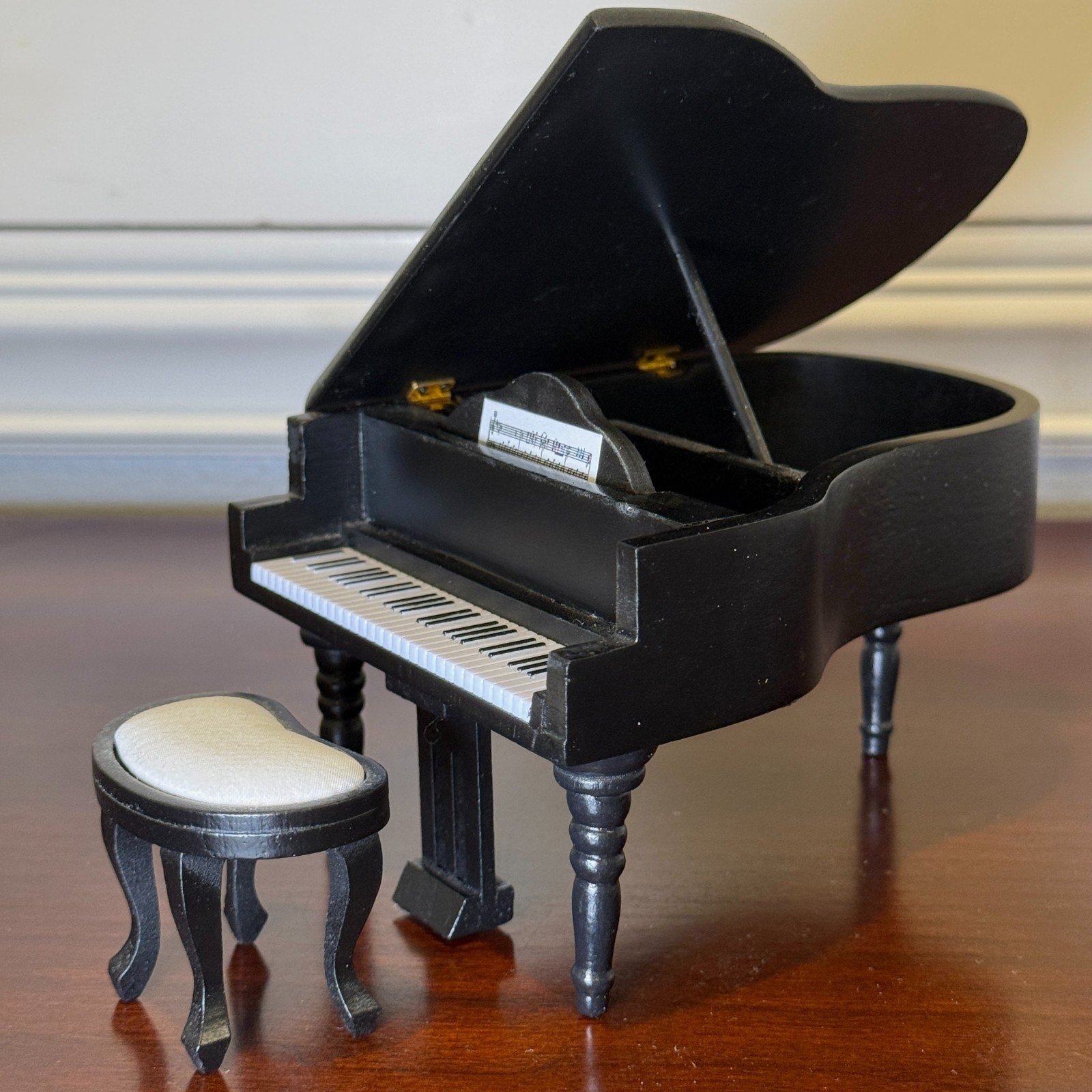 Diorama 1:18/24 Mini Piano + Chair + Lamp Model Workshop Display Model Accessory - Product Image