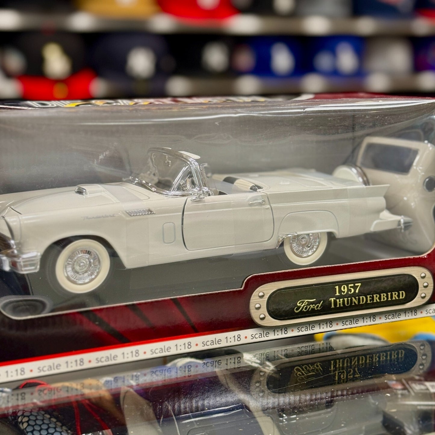 1/18 1955 Ford Thunderbird With Top White Road Signature Diecast Car | New