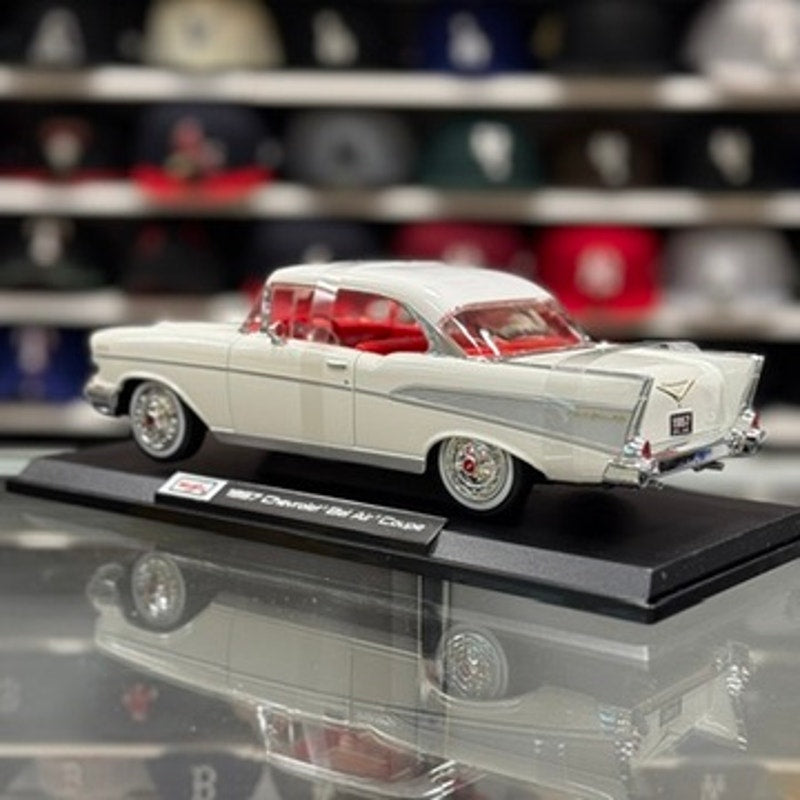 1/18 Chevrolet 1957 Bel Air White Classic Coupe Diecast Model Car | New