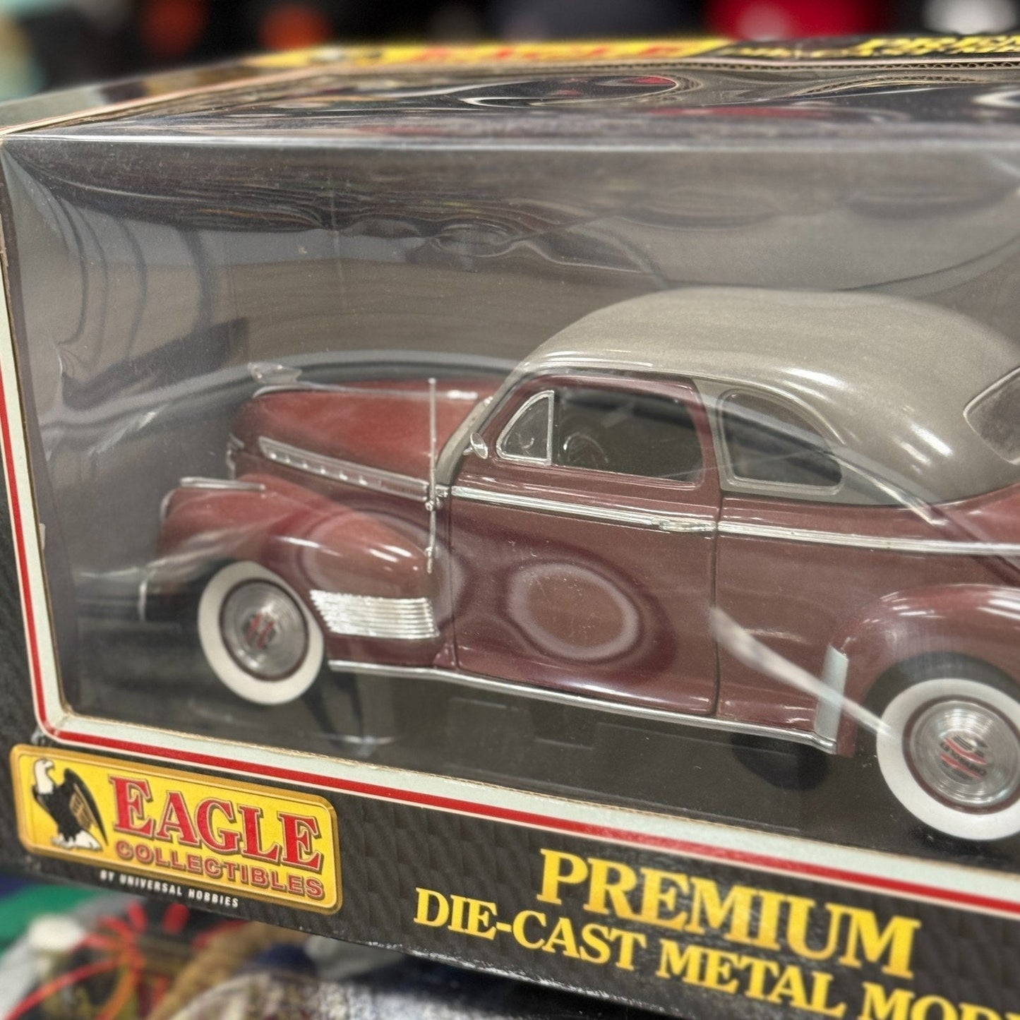Eagle Collectibles 1940 Chevrolet Deluxe Coupe Maroon 1/18 Scale Diecast Model Car | New - Product Image