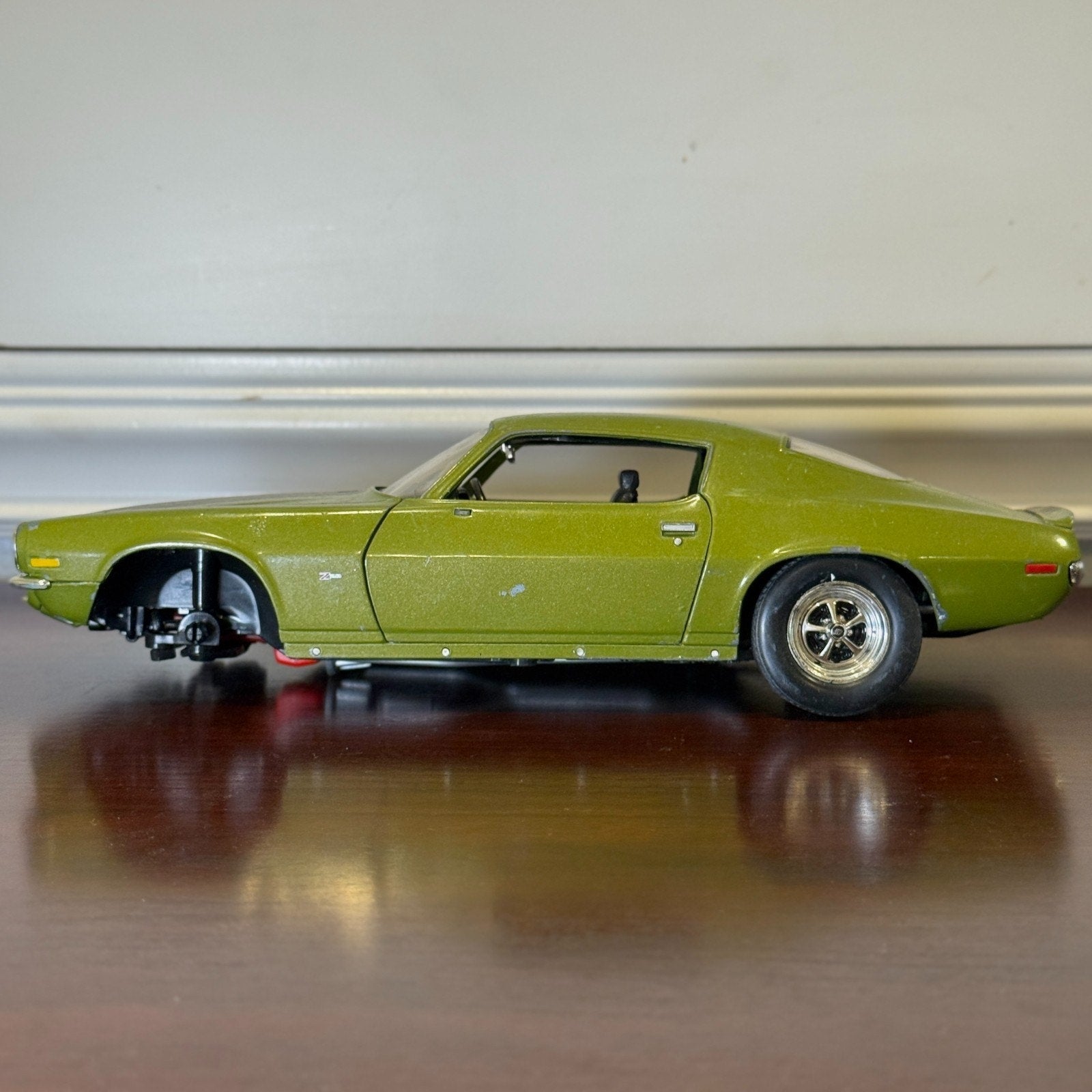 ERTL 1970 Chevrolet Camaro Z28 Green w/ Black Stripes 1/18 Scale Diecast Model Car | Parts Car - Product Image