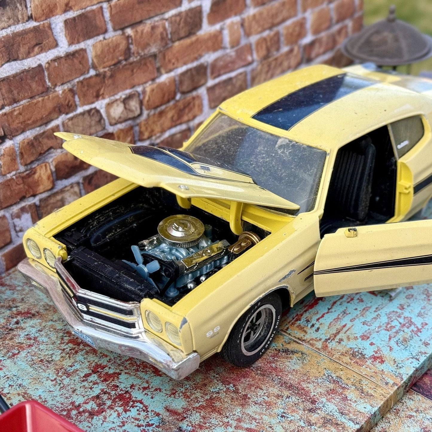 ERTL 1970 Chevrolet Chevelle SS 1/18 Scale Diecast Model Car | Parts Car - Product Image
