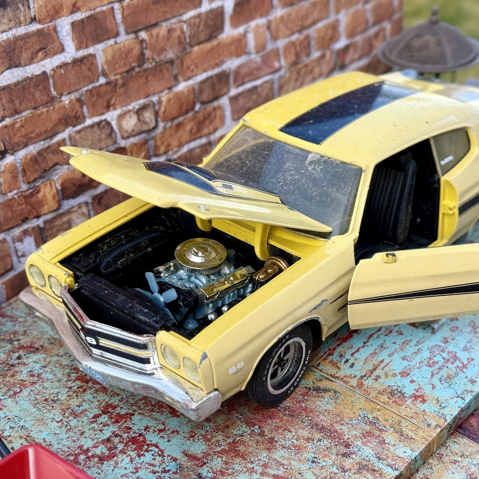 ERTL 1970 Chevrolet Chevelle SS 1/18 Scale Diecast Model Car | Parts Car - Product Image