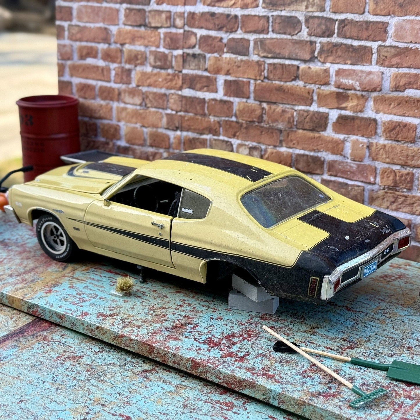 ERTL 1970 Chevrolet Chevelle SS 1/18 Scale Diecast Model Car | Parts Car - Product Image