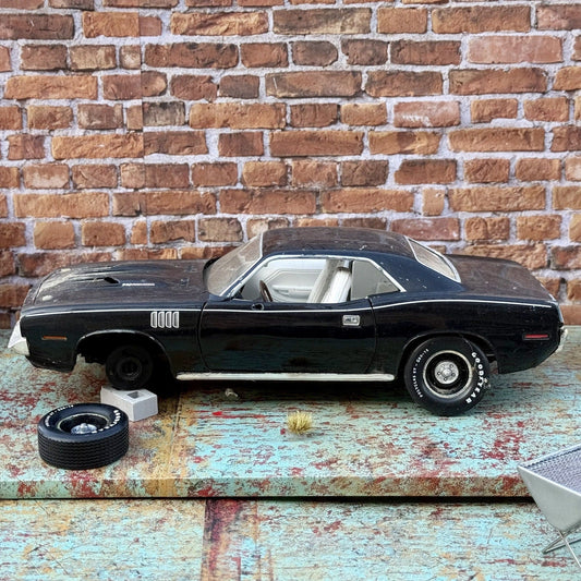 ERTL 1971 Plymouth Cuda 340 1/18 Scale Diecast Model Car | Parts Car - Product Image