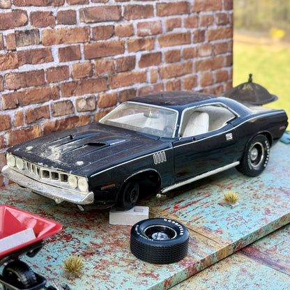 ERTL 1971 Plymouth Cuda 340 1/18 Scale Diecast Model Car | Parts Car - Product Image