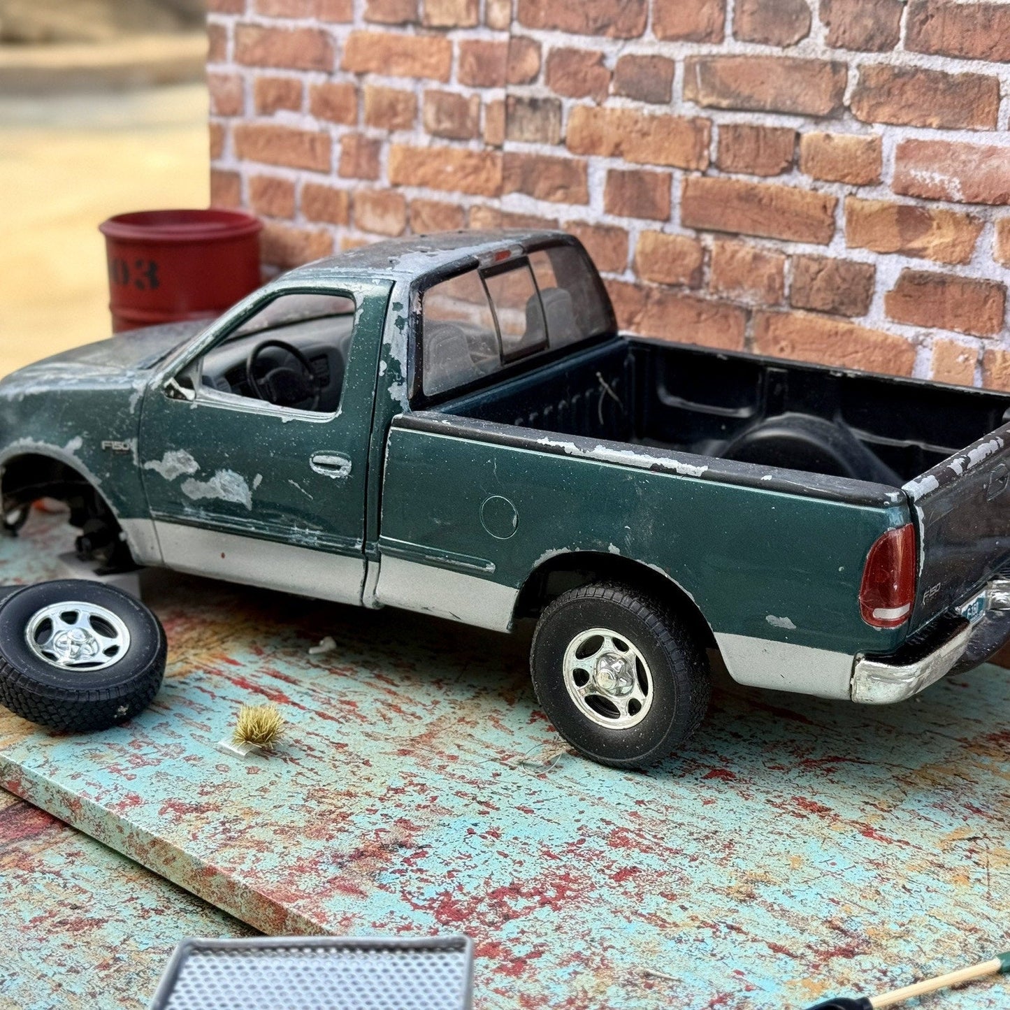 ERTL 1997 Ford F150 XLT Pickup Truck 1/18 Scale Diecast Model Car | Parts Car - Product Image