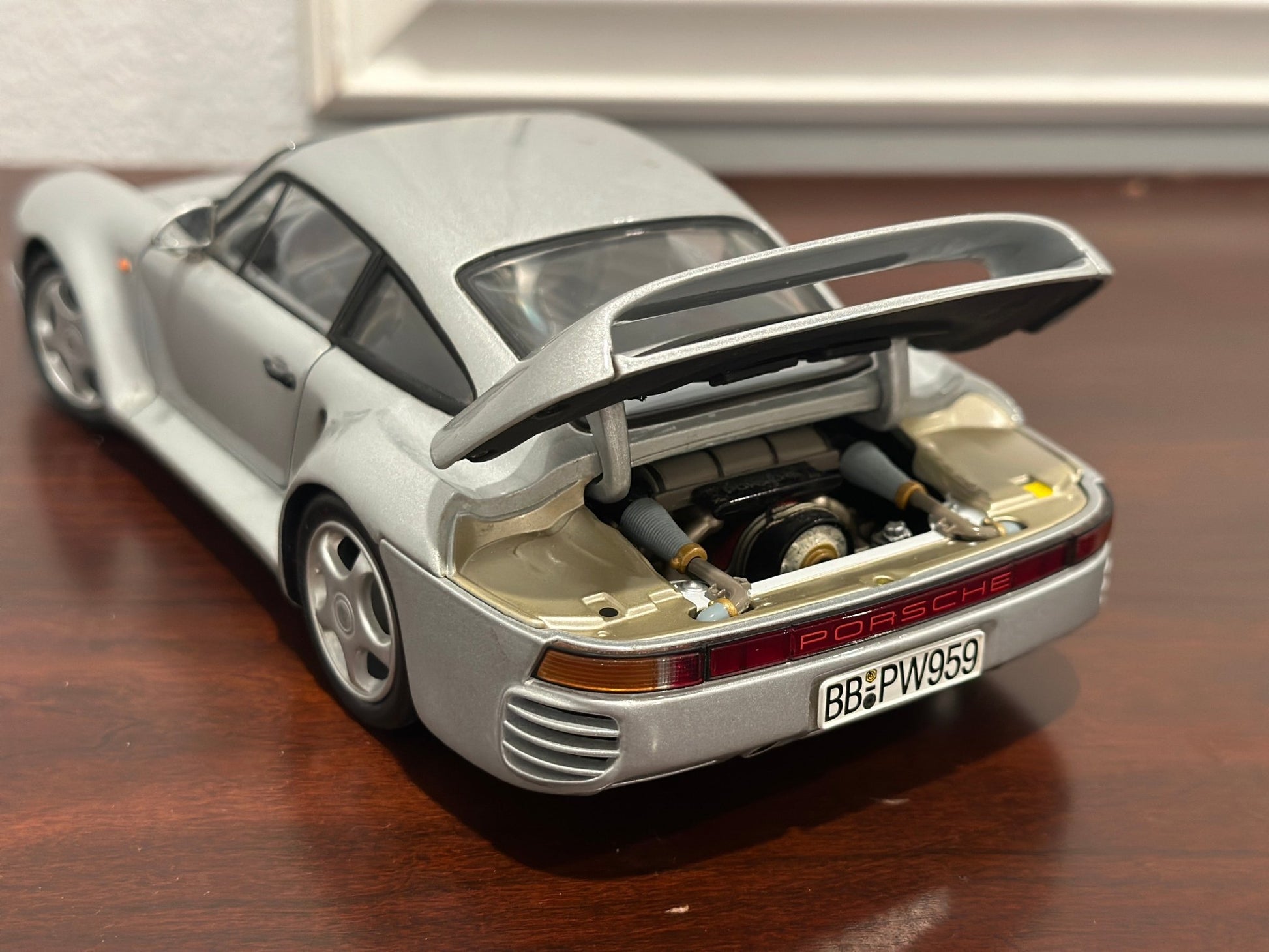 EXCOTO Motorbox Porsche 959 Silver 1/18 Scale Diecast Model Car - Product Image