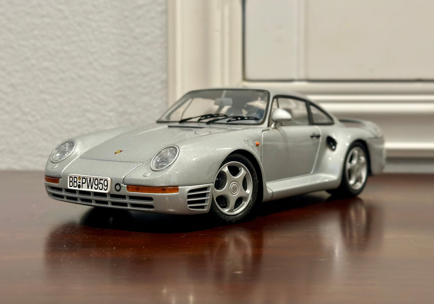 EXCOTO Motorbox Porsche 959 Silver 1/18 Scale Diecast Model Car - Product Image