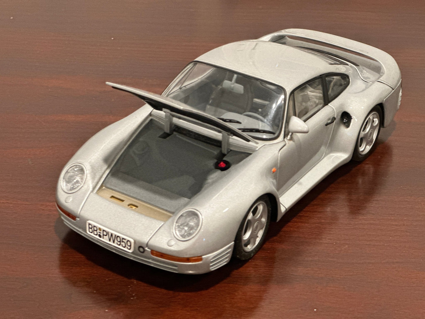EXCOTO Motorbox Porsche 959 Silver 1/18 Scale Diecast Model Car - Product Image