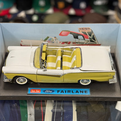 1/18 1957 Ford Fairlane Skyliner 'Retracting Top' Two-Tone Sun Star Diecast