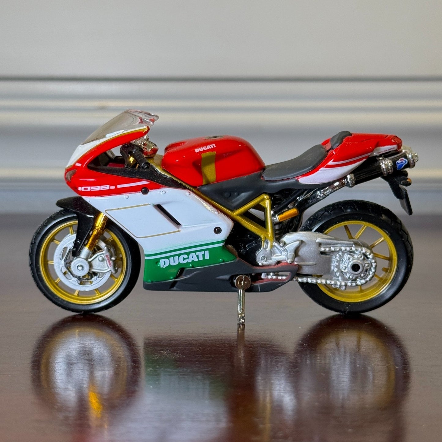 1/18 Ducati 1098S Tricolore Maisto Diecast Motorcycle Bike | In Box