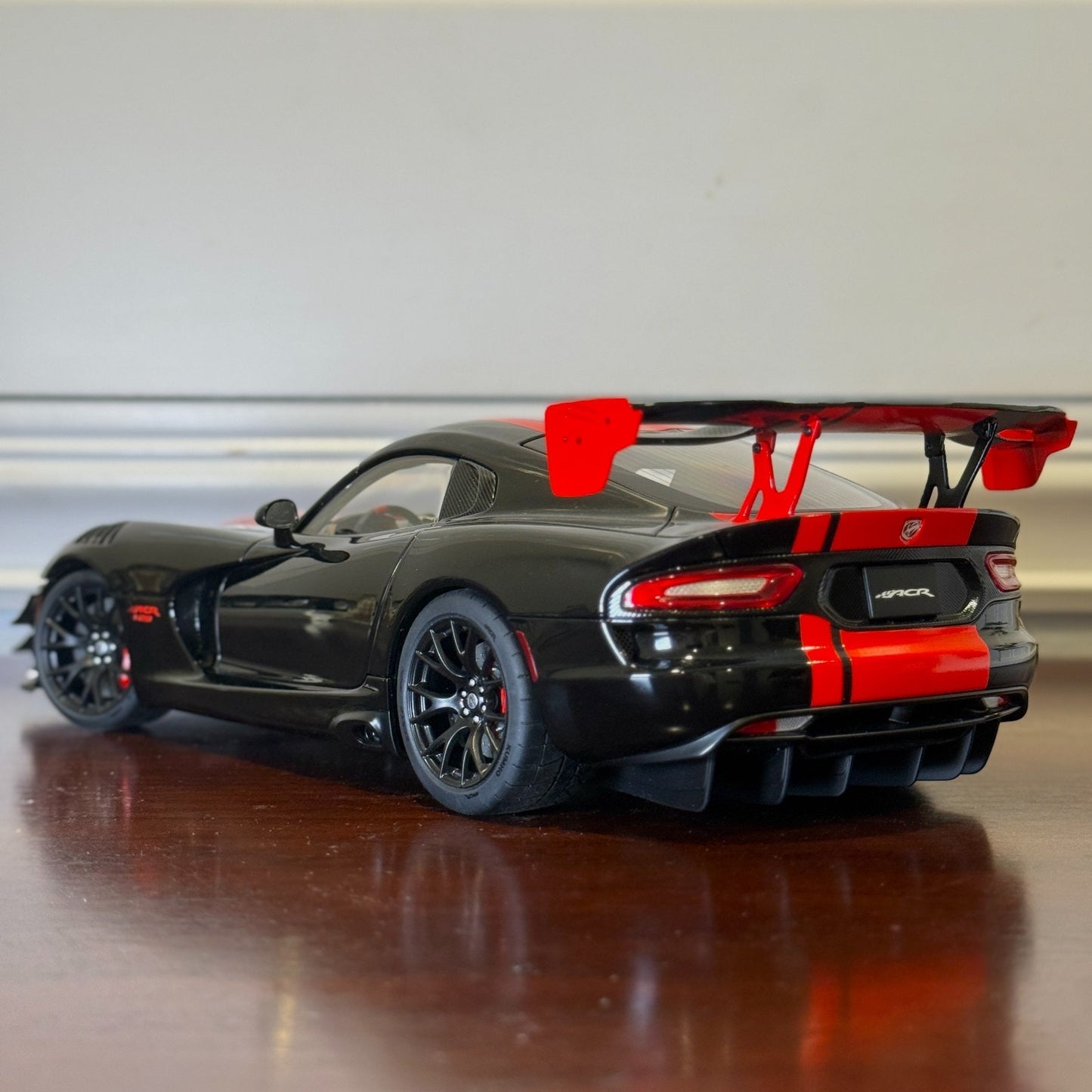 1/18 Dodge Viper ACR Black/Red Stripes AUTOart Composite Model Car | In Box