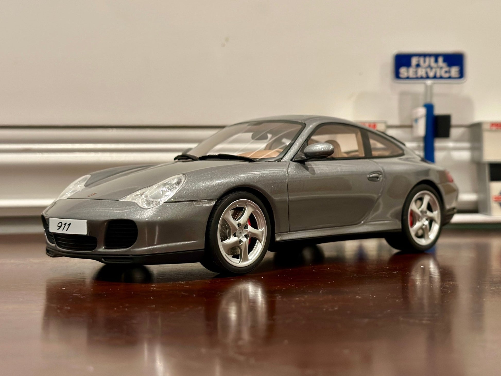 GT Spirit Porsche 911 Carerra 4S Grey 1/18 Scale Resin Model Car | Limited Edition - Product Image