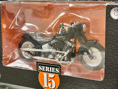 Harley Davidson Maisto Two-Wheeler 1/18 Scale Diecast Model Motorcycle - Product Image
