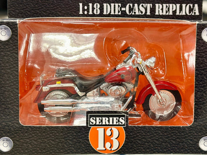 Harley Davidson Maisto Two-Wheeler 1/18 Scale Diecast Model Motorcycle - Product Image