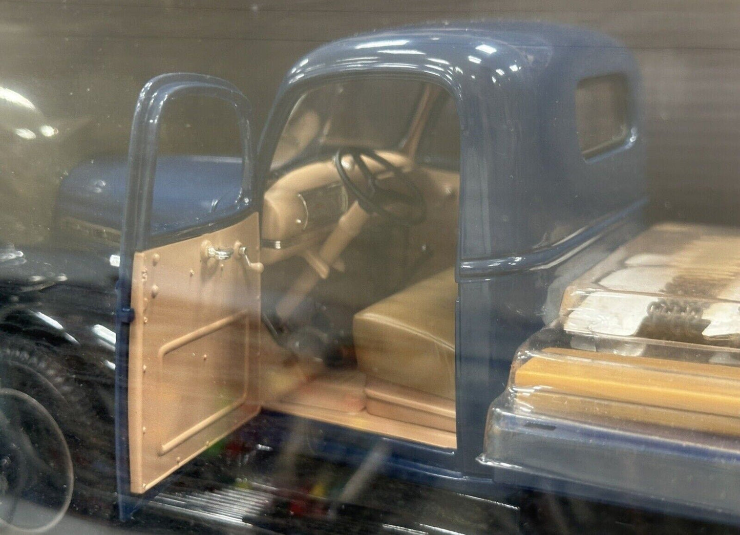 Highway 61 1941 GMC Flatbed Truck Blue 1/16 Scale Diecast Model Car | New - Product Image