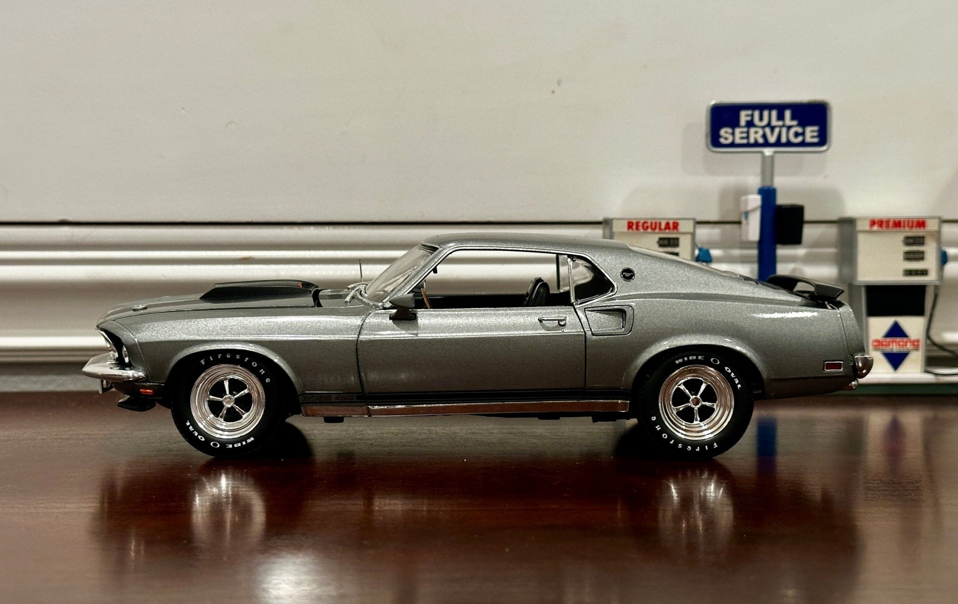 Highway 61 1969 Ford Mustang Boss 429 'John Wick Movie Car' 1/18 Scale Diecast Model Car - Product Image
