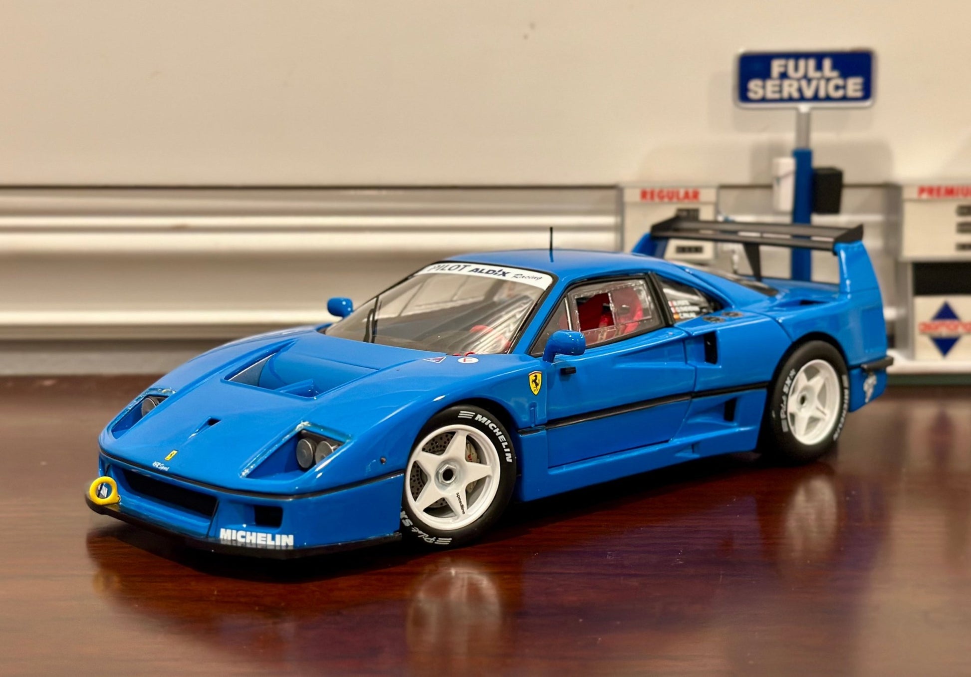 Hot Wheels Elite 1995 Ferrari F40 'Custom Blue Project Car' 1/18 Scale Diecast Model Car - Product Image