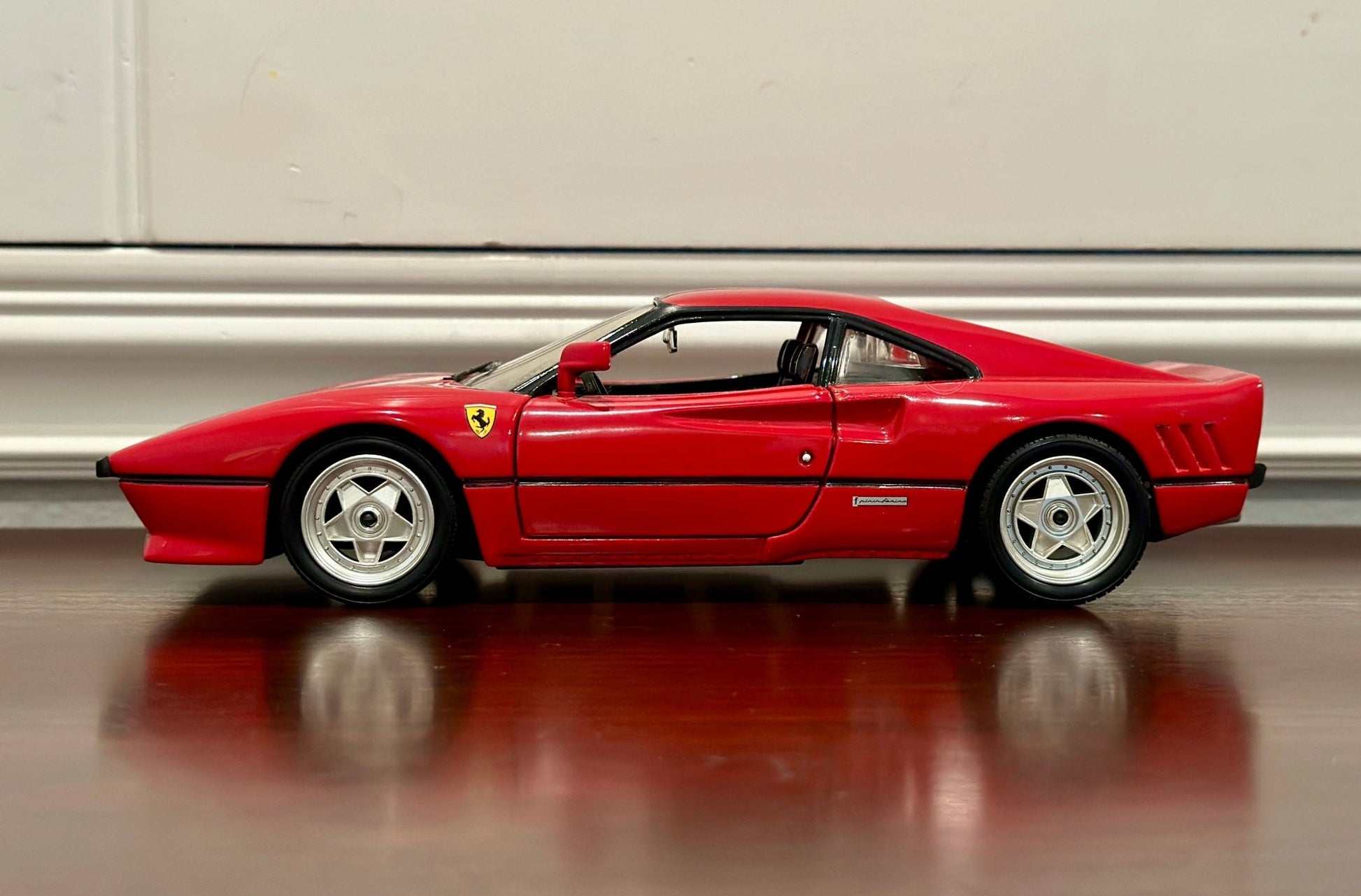 Hot Wheels Elite Ferrari 288 GTO 1/18 Scale Diecast Model Car | Parts Car - Product Image