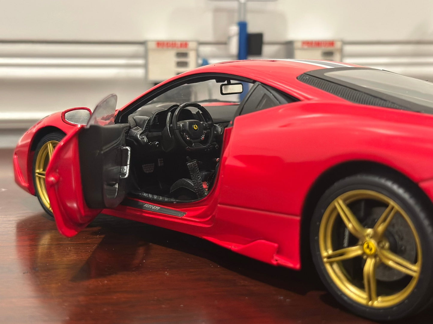 Hot Wheels Elite Ferrari 458 Speciale Red w/ Gold Wheels 1/18 Scale Diecast Model Car | Limited Edition - Product Image
