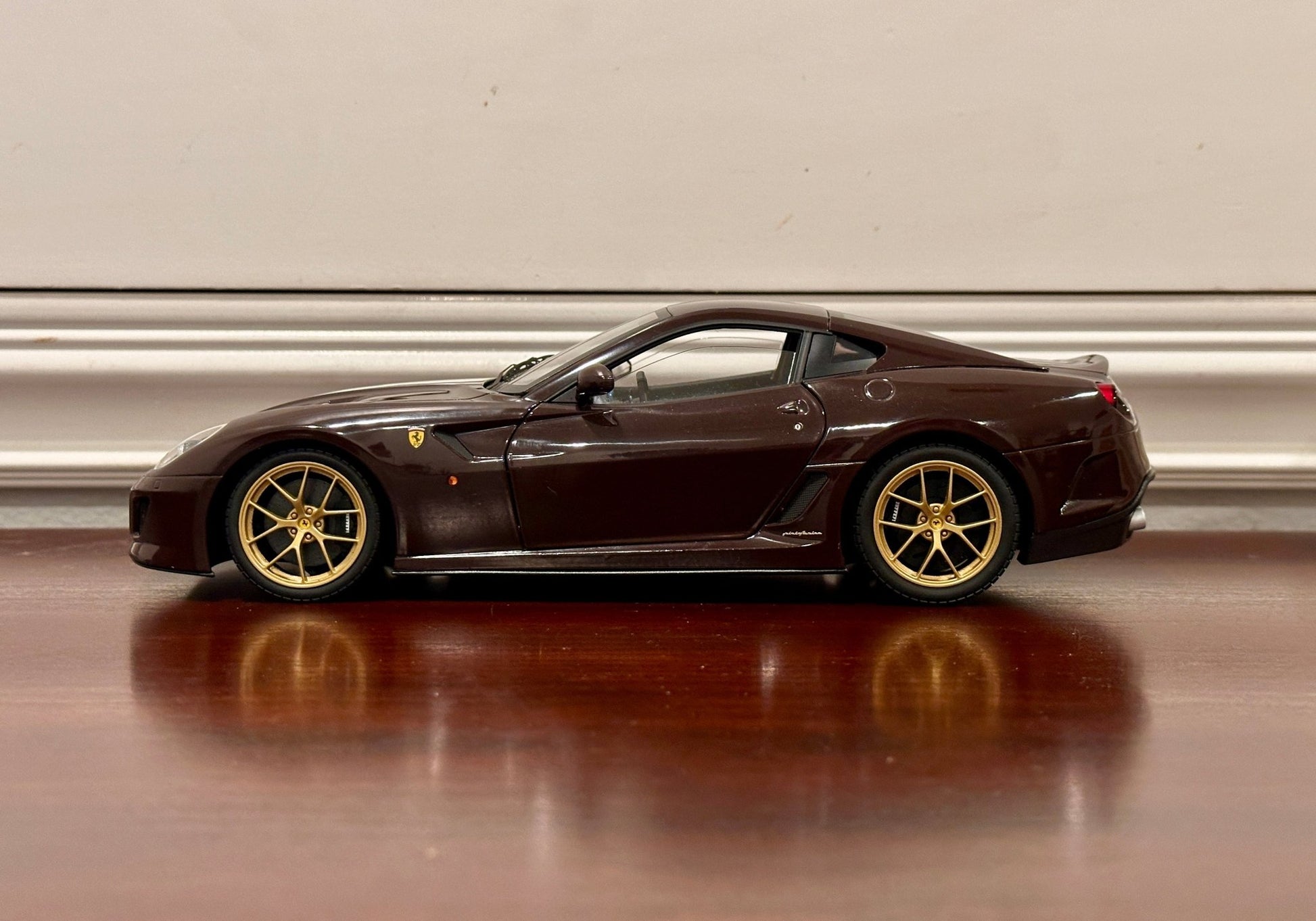 Hot Wheels Elite Ferrari 599 GTO0 'Michael Manns Edition' Purple w/ Gold Wheels 1/18 Scale Diecast Model Car | Limited Edition - Product Image