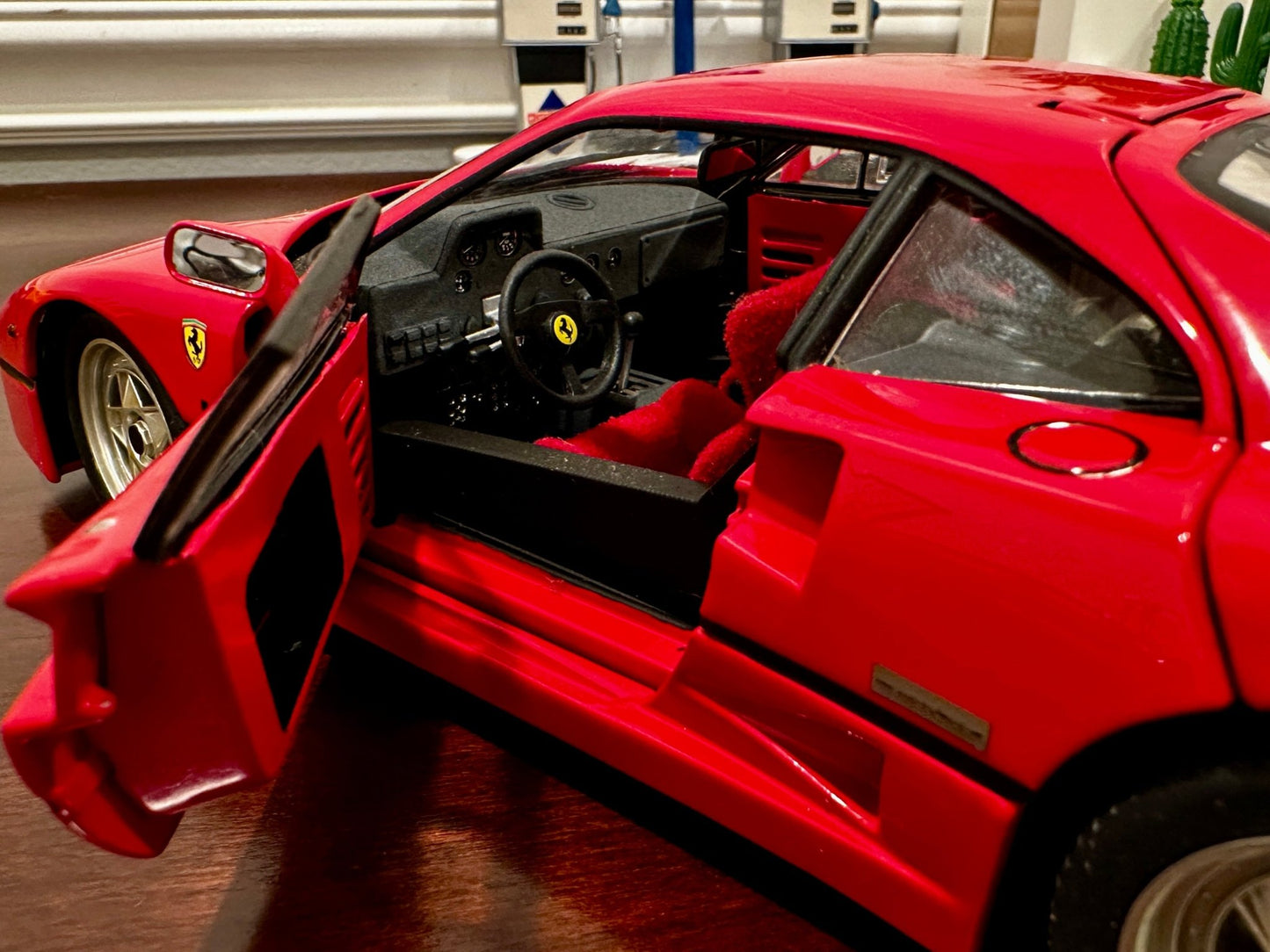 Hot Wheels Elite Ferrari F40 Red 1/18 Scale Diecast Model Car - Product Image