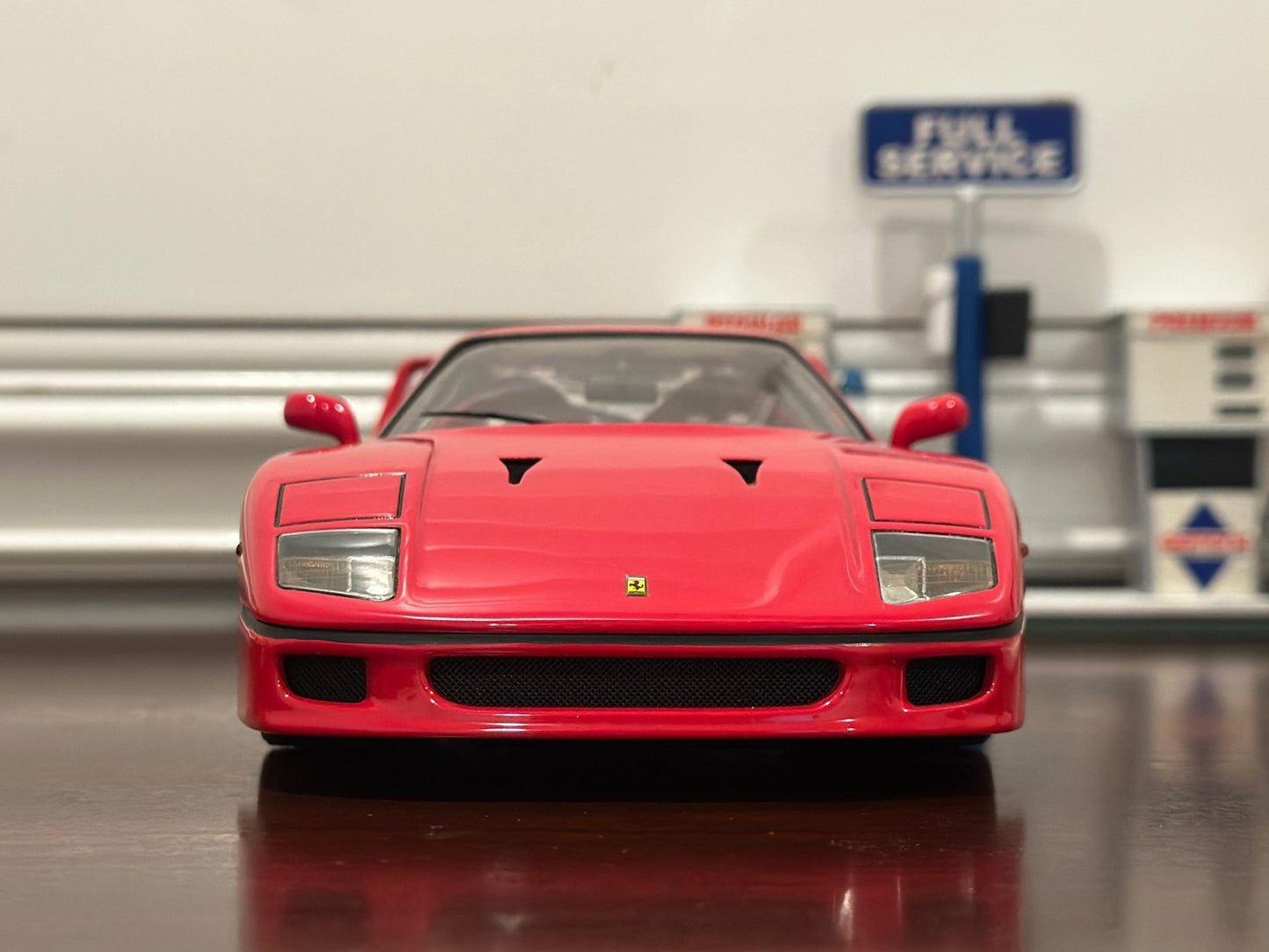 Hot Wheels Elite Ferrari F40 Red 1/18 Scale Diecast Model Car - Product Image