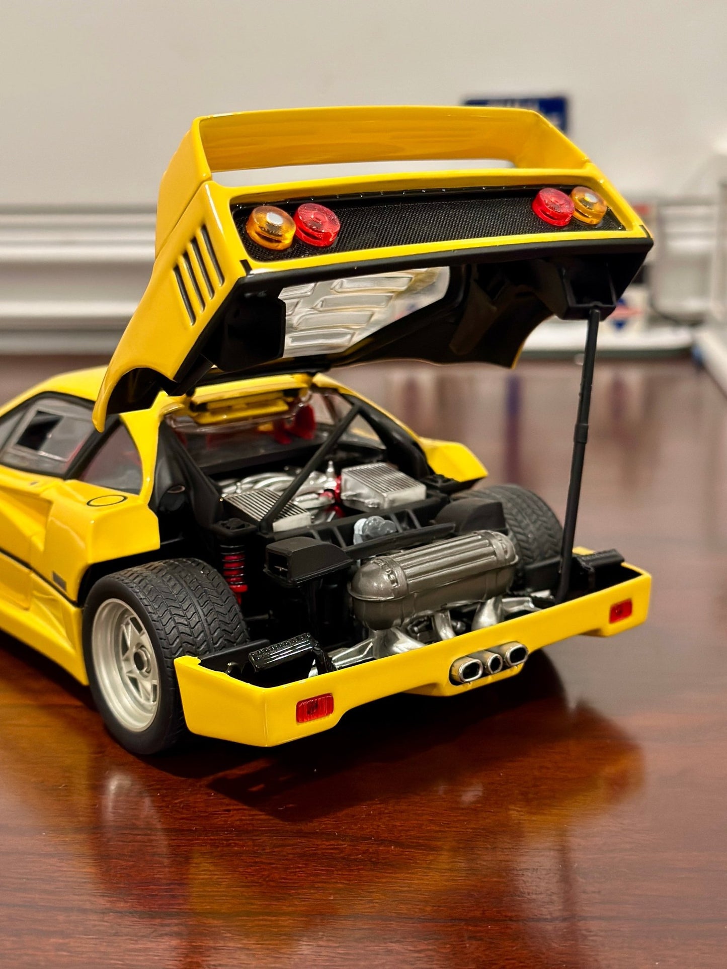 Hot Wheels Elite Ferrari F40 Yellow 1/18 Scale Diecast Model Car | Limited Edition - Product Image