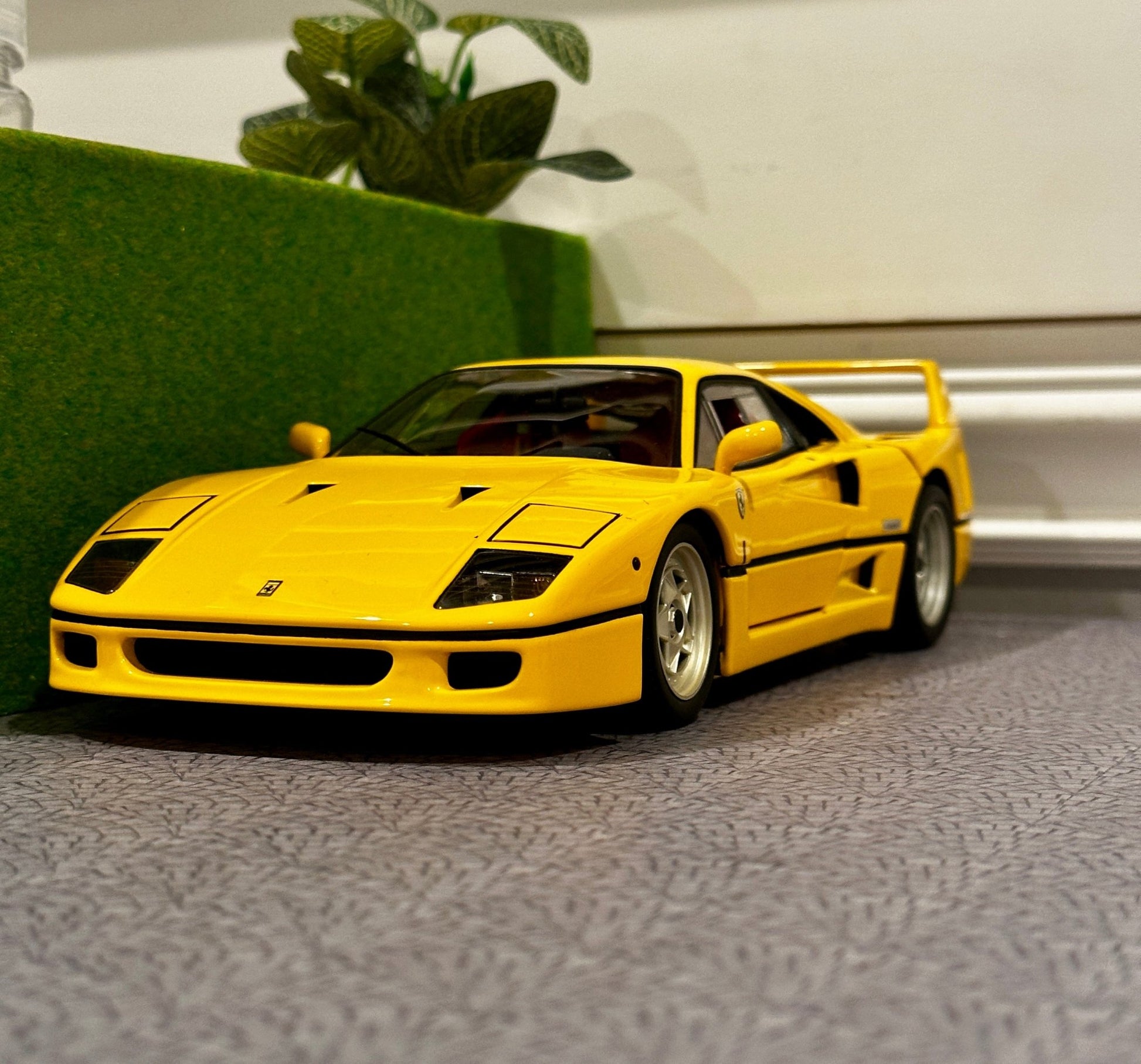 Hot Wheels Elite Ferrari F40 Yellow 1/18 Scale Diecast Model Car | Limited Edition - Product Image