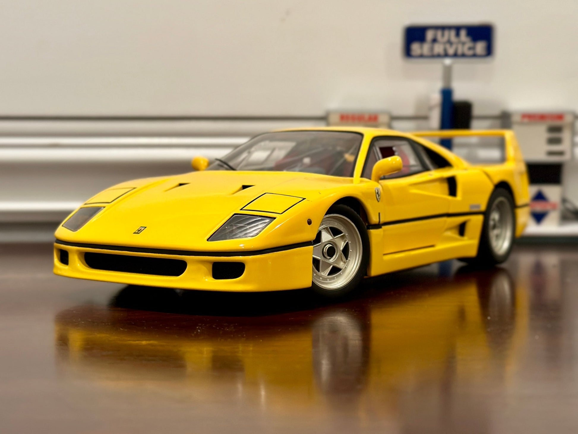Hot Wheels Elite Ferrari F40 Yellow 1/18 Scale Diecast Model Car | Limited Edition - Product Image