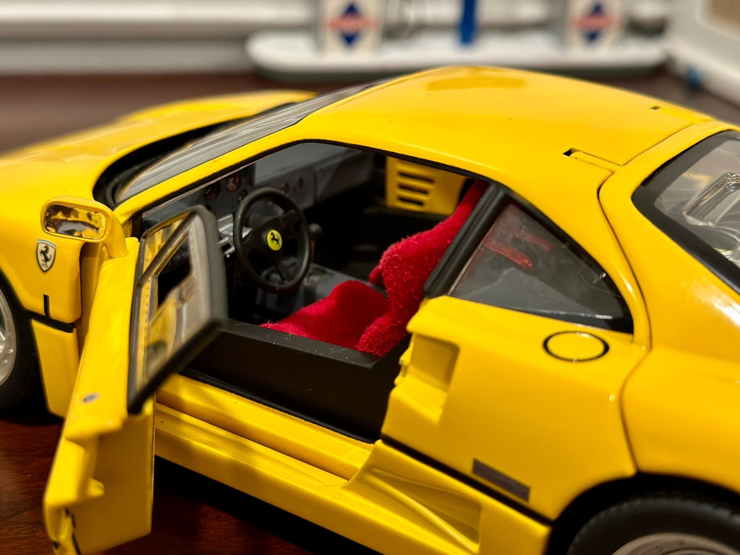 Hot Wheels Elite Ferrari F40 Yellow 1/18 Scale Diecast Model Car | Limited Edition - Product Image