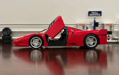 Hot Wheels Elite Ferrari FXX Evo Red w/ White 1/18 Scale Diecast Model Car - Product Image