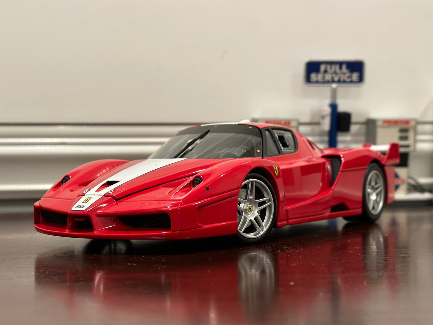 Hot Wheels Elite Ferrari FXX Evo Red w/ White 1/18 Scale Diecast Model Car - Product Image