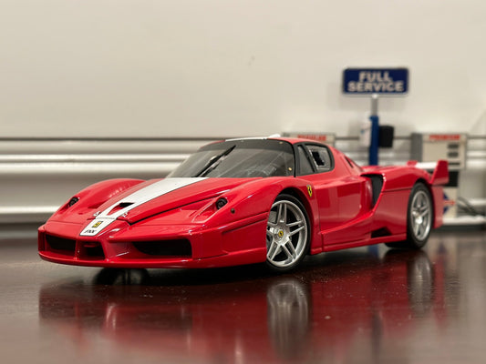 Hot Wheels Elite Ferrari FXX Evo Red w/ White 1/18 Scale Diecast Model Car - Product Image