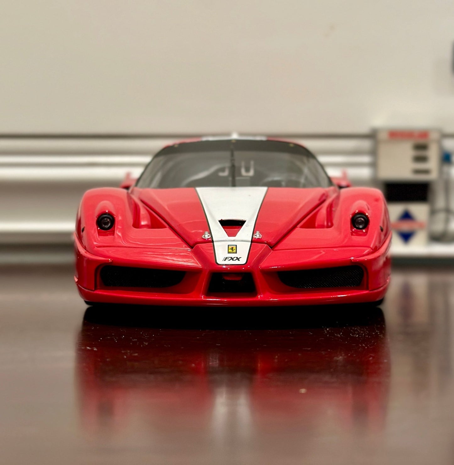 Hot Wheels Elite Ferrari FXX Evo Red w/ White 1/18 Scale Diecast Model Car - Product Image
