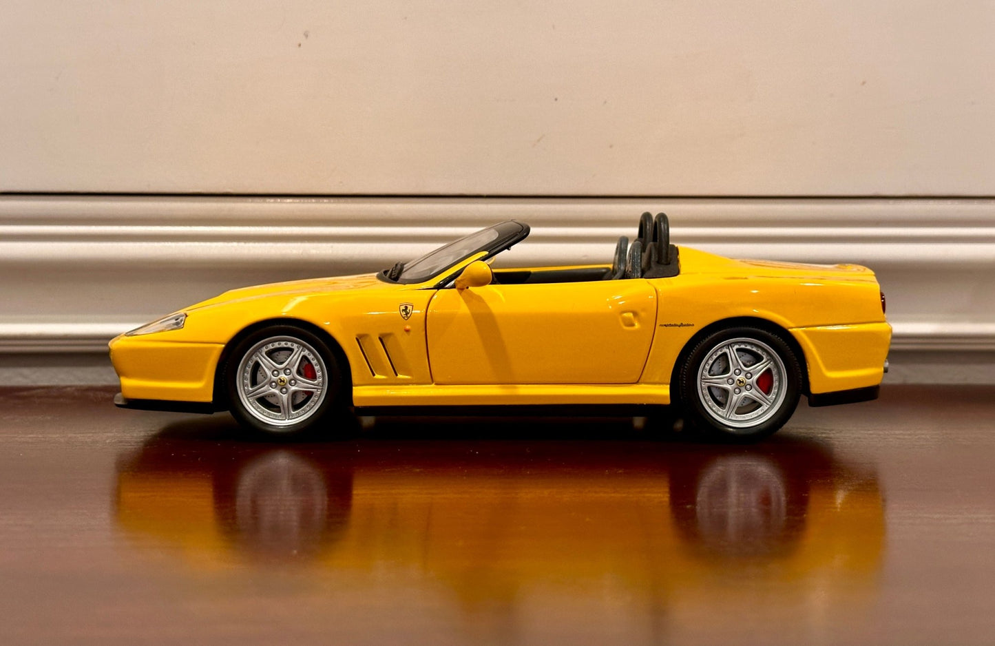 Hot Wheels Ferrari 550 Barchetta Yellow 1/18 Scale Diecast Model Car - Product Image