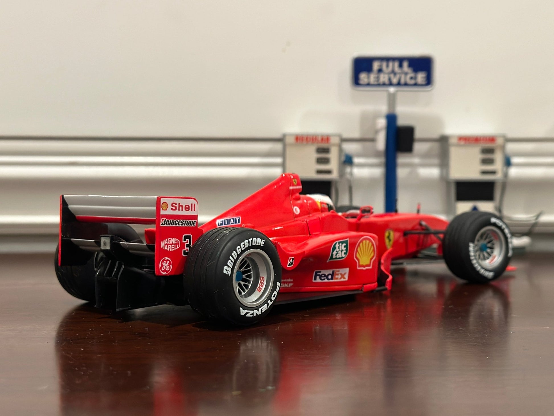 Hot Wheels Ferrari F1 'Michael Schumacher' 1/18 Scale Diecast Model F1 Car - Product Image