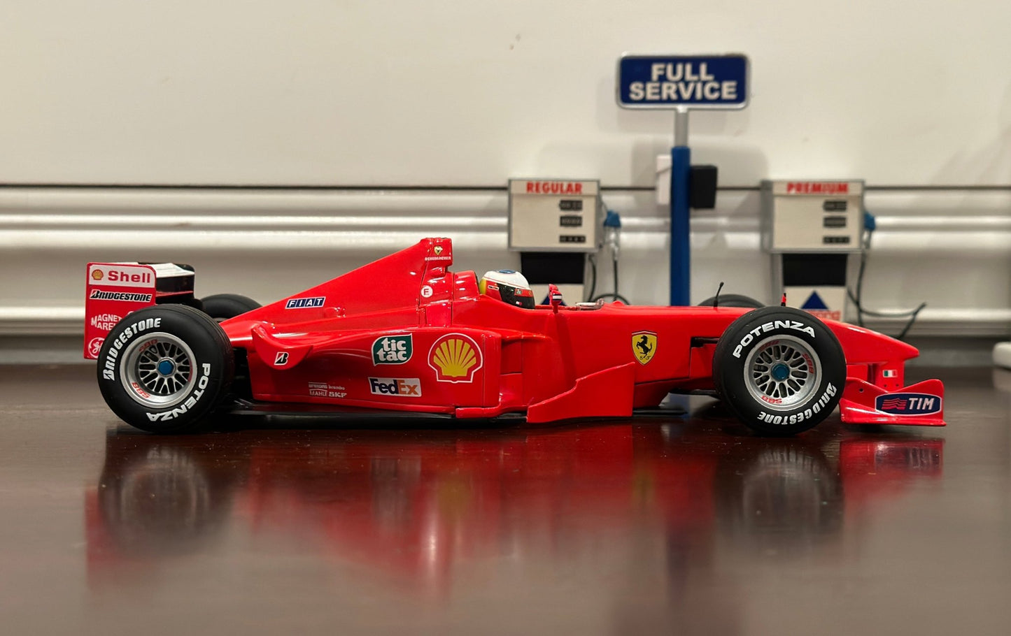 Hot Wheels Ferrari F1 'Michael Schumacher' 1/18 Scale Diecast Model F1 Car - Product Image