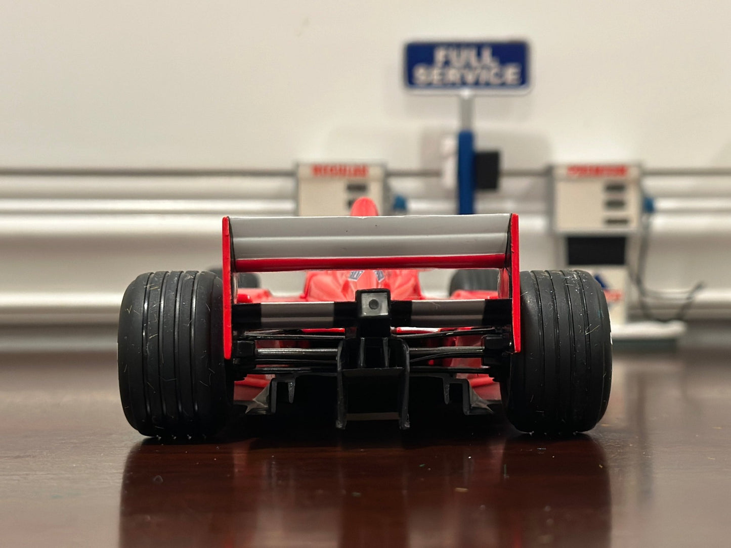Hot Wheels Ferrari F1 'Michael Schumacher' 1/18 Scale Diecast Model F1 Car - Product Image