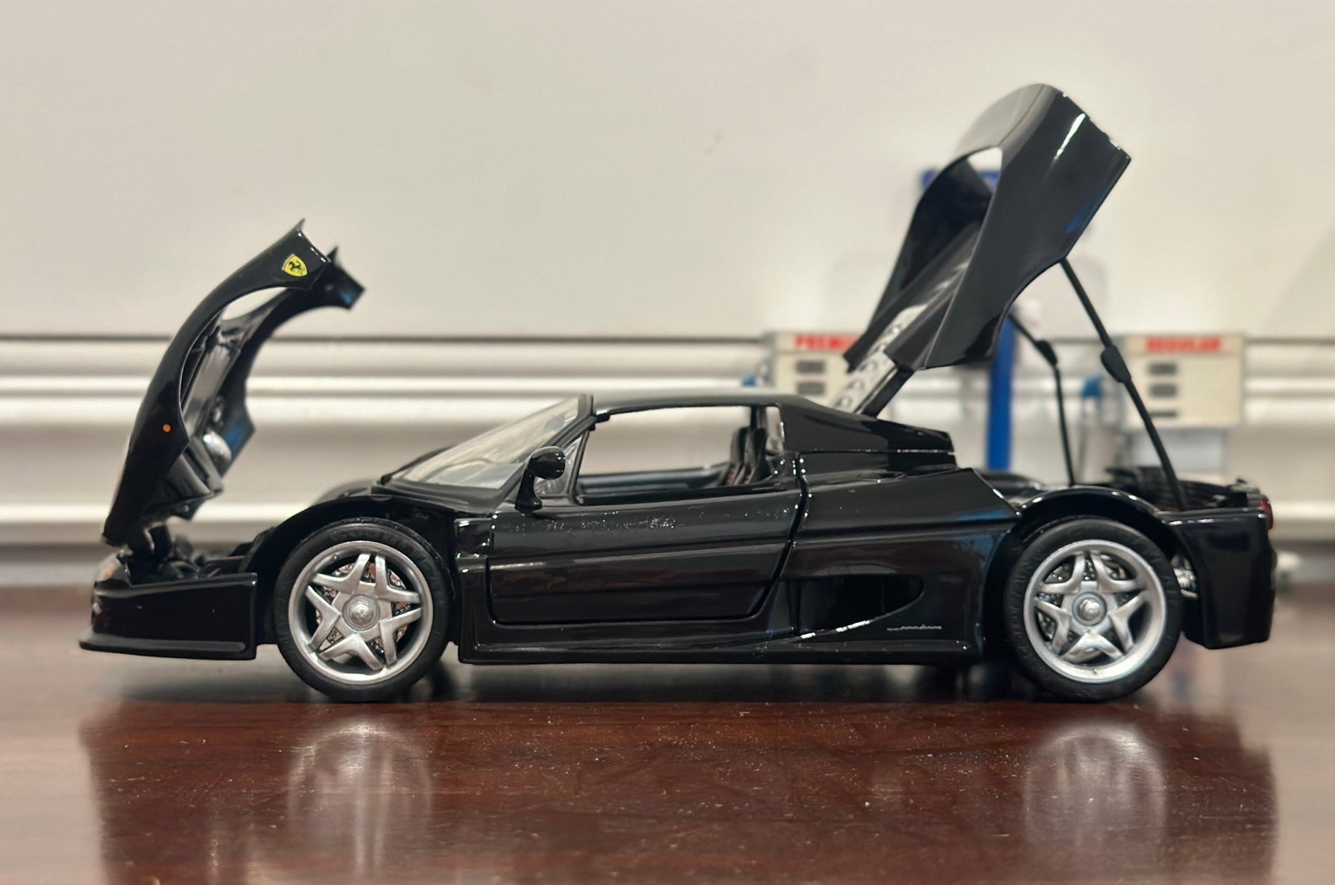 Hot Wheels Ferrari F50 Hard-Top Black 1/18 Scale Diecast Model Car - Product Image
