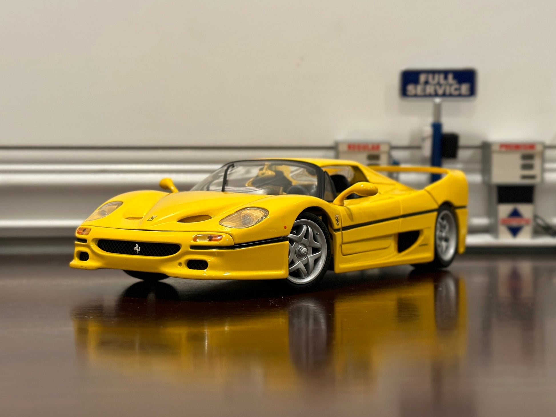 Hot Wheels Ferrari F50 Hard-Top Yellow 1/18 Scale Diecast Model Car - Product Image